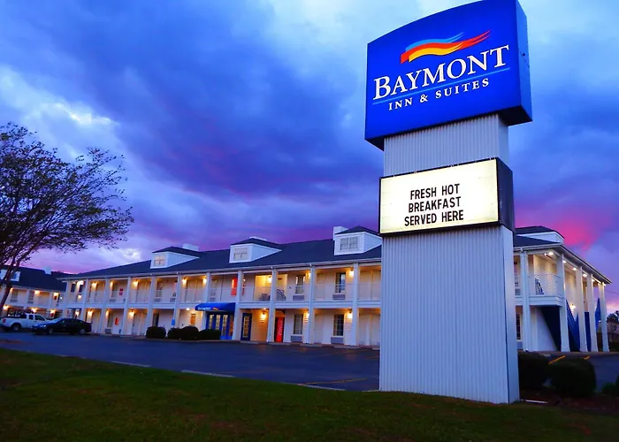 Motel: Baymont By Wyndham Florence/Muscle Shoals